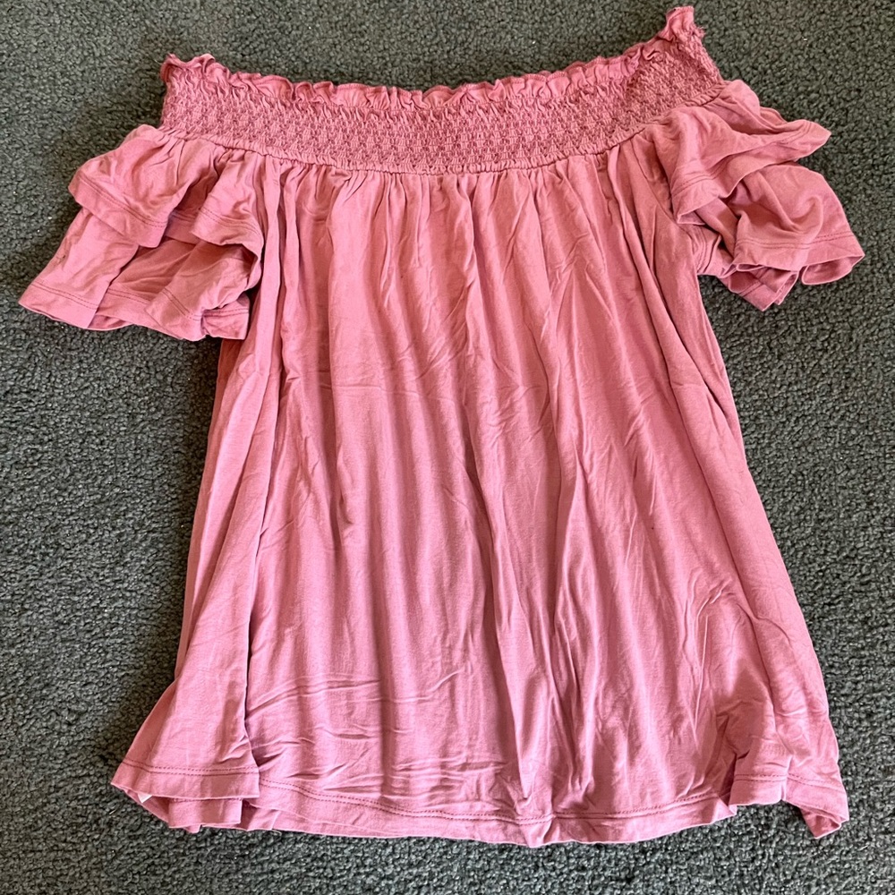 Barely worn, off the shoulder, American eagle shirt